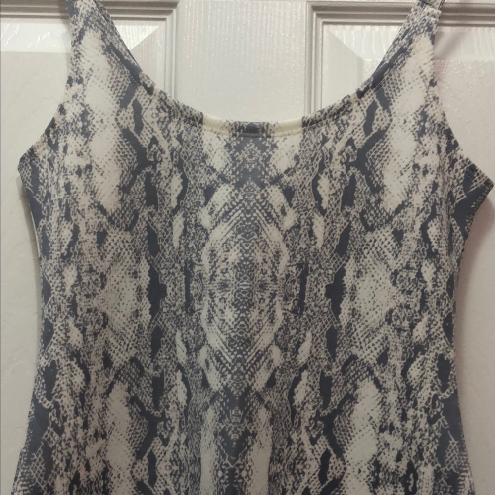 Dress - Picture 2 of 5